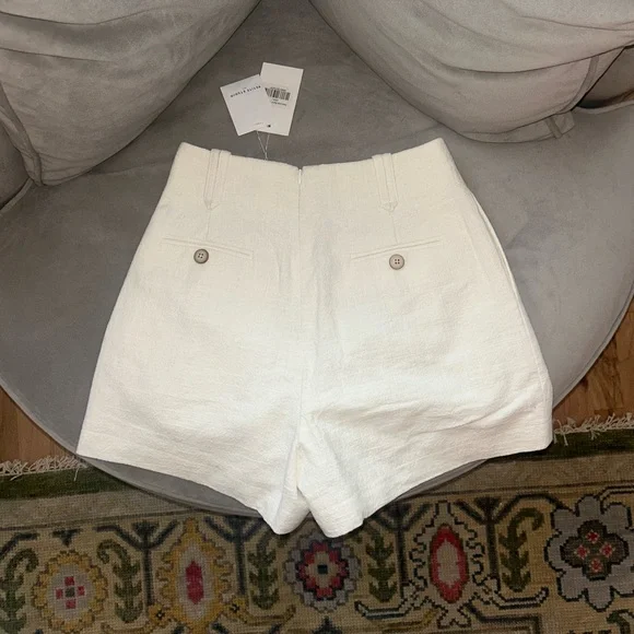 Petite Studio Anne Linen Shorts in White